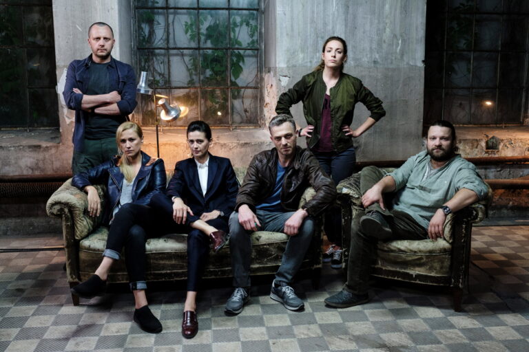 POLSKI SERIAL SZPIEGOWSKI NA ŚWIATOWYM POZIOMIE – “NIELEGALNI” JUŻ NA ANTENIE KINO TV
